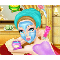 Bathing Spa Pregnant Queen